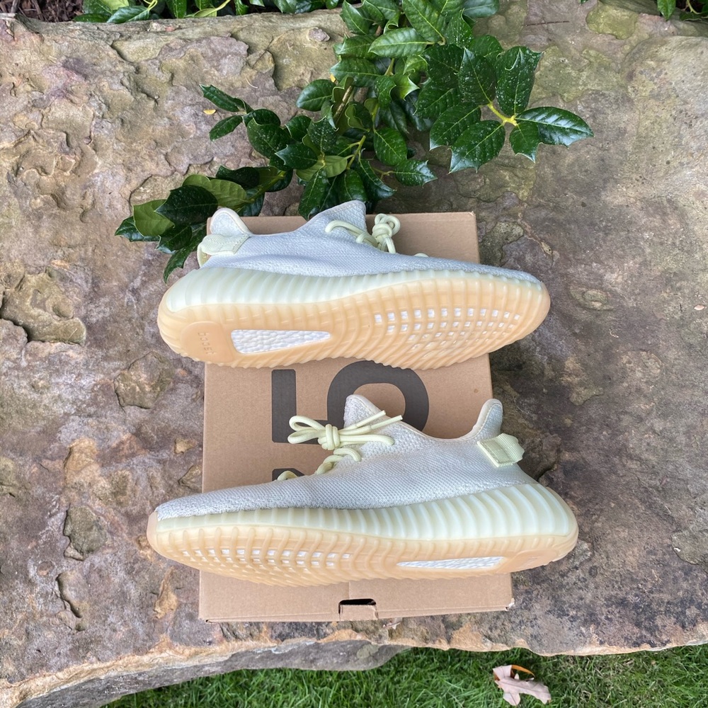 Yeezy 350 V2 butter
